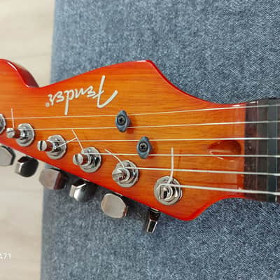 Fender Showmaster Stratocaster HH 2004 - Sunburst image 12