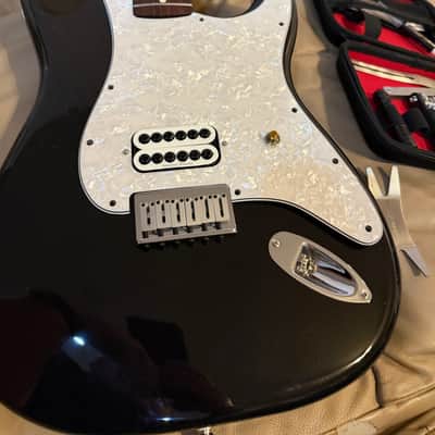 Fender Limited Edition Tom DeLonge Signature Stratocaster 2023 - Black image 3