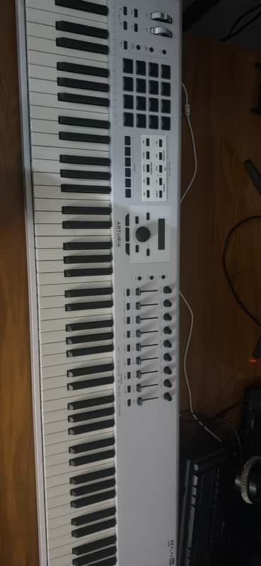 Arturia KeyLab 88 MkII MIDI Controller 2019 - Present - White image 1