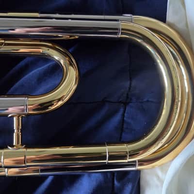 Yamaha YSL-446G Intermediate Bb/F Trombone 2022s - Lacquered Brass image 3
