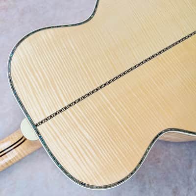 Gibson Custom SJ-200 Vine Acoustic Guitar 2004 - Natural image 17