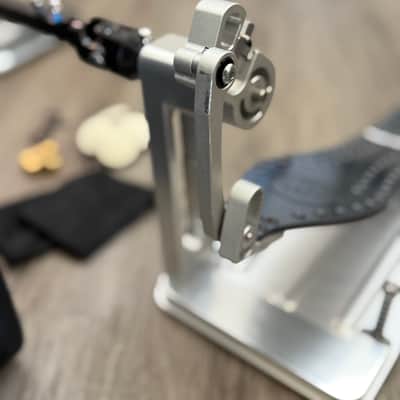 DW DWCPMDD2 MDD Machined Direct Drive Double Bass Drum Pedal - Polished 2025-2026 - Polished image 4