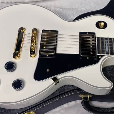 NEW! Gibson Les Paul Custom - Alpine White - Ebony Board - Authorized Dealer - 10lbs - G06473 image 3