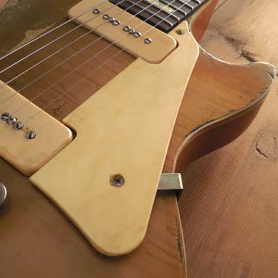 Gibson Les paul gold top  tribute (pro heavy relic ) image 7