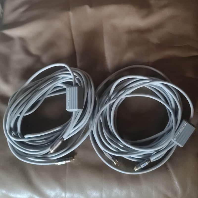 MIT Terminator 2 interconnects pair RCA 24.5' / 7.5m image 1