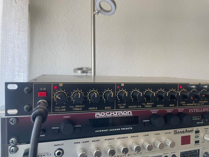 Yamaha PG 1 Guitar Preamp Vintage -RARE- image 1