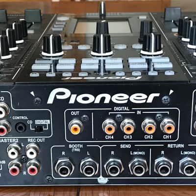 Pioneer DJM-2000 w/ Flight Case image 4