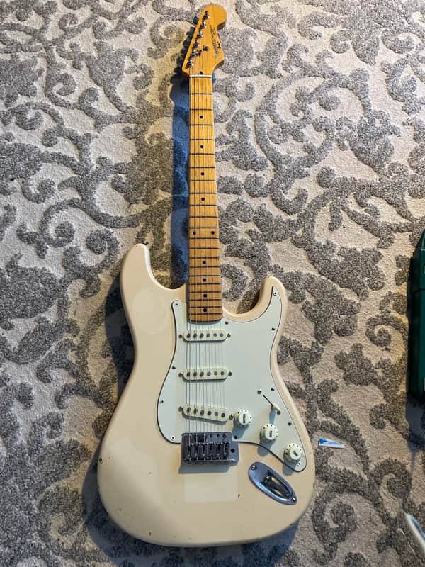 Squier II Standard Stratocaster with Maple Fretboard (Made in Korea)