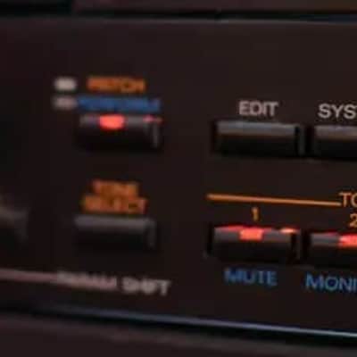 Roland JV-880 Multi Timbral Synthesizer Module 1992 - Black