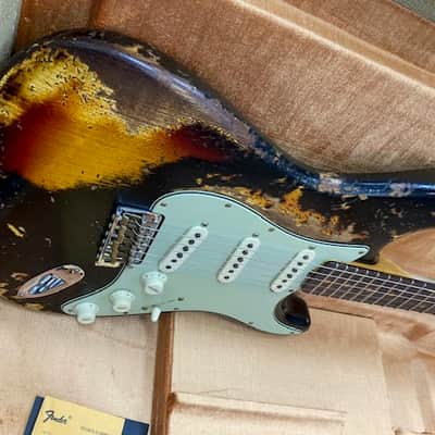 Fender Stratocaster Customshop SUPHREL 1963RI 2024 - Super Faded Aged Black Over 3-Colour Sunburst image 15