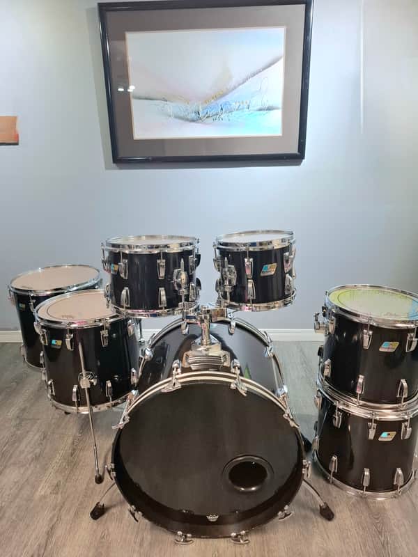 Ludwig  70's Blue and Olive Badge Black Cortex 7 pc shells image 1
