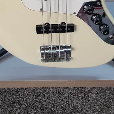 1989 Vintage Squier Jazz Bass E Neck!  Fantastic cond, Excellent Bass 1989 - Pearl White image 3