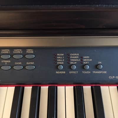 YAMAHA CLAVINOVA CLP-120 DIGITAL PIANO MINT CONDITION image 3