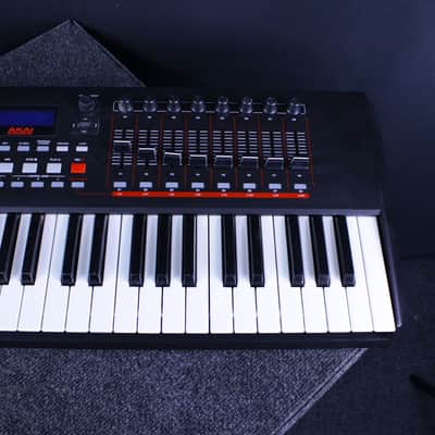 Akai MPK261 2014 - Present - Black - DOES NOT INCLUDE POWER SUPPLY