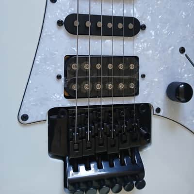 Ibanez RG450DXB-WH Standard with Jatoba Fretboard 2018 - Present - White image 8