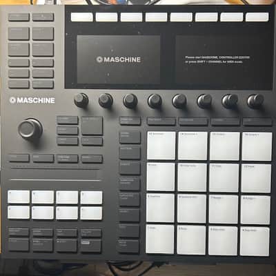 Native Instruments Maschine MK3 with Komplete 14 Standard 2021 - Black image 3