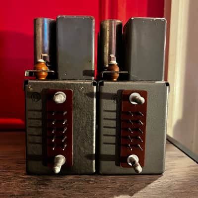 International projector corp Am-1065 preamp pair 1950’s - Grey image 2