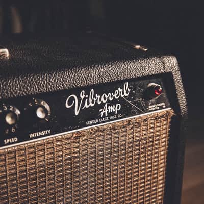1964 Fender Vibroverb 2-Channel 40-Watt 1x15" Guitar Combo 1963 - 1964 - Black Panel image 2
