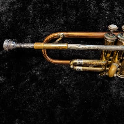 Holton 608 Super Collegiate 1958 - (Courtois-style external top-sprung pistons) Bi-metal bell with red brass stem and nickel flare and yellow brass body with nickel accents image 8