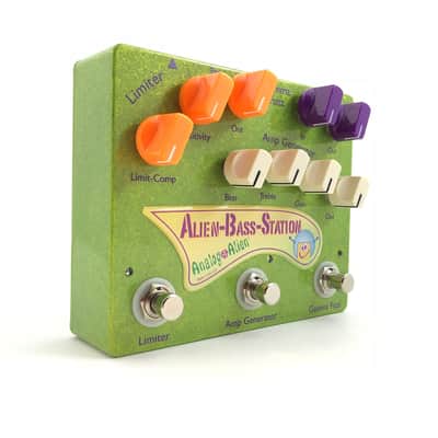 Analog Alien Alien Bass Station Compressor/Amp Simulator/Gamma-Fuzz Pedal image 2