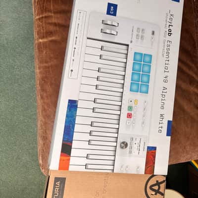 Arturia KeyLab Essential 49 MkIII MIDI Controller 2024 - Present - Alpine White image 2