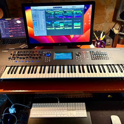 Yamaha Montage 7 Flagship Synthesizer 2019 - Present - Black