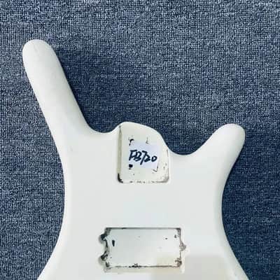 White Warwick Bass Body image 4
