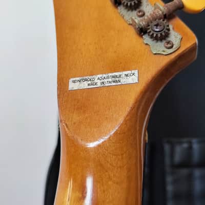 Taiwan made1970s Harmony 1401 Sunburst color electric guitar tremolo bridge p90 single coil image 8