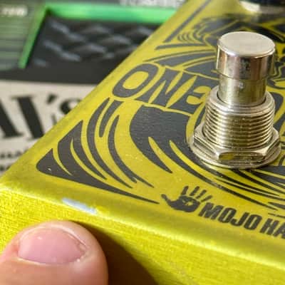Mojo Hand FX One Ton Bee  Original Made in Texas USA image 3