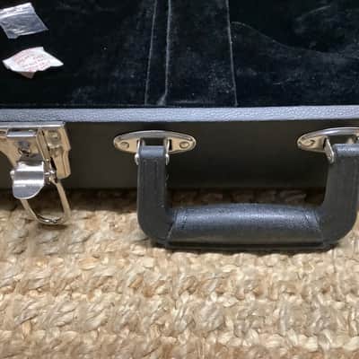 BC Rich Mockingbird Bass or Guitar case,rectangular image 4
