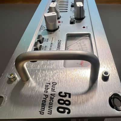 dbx 586 2-Channel Vaccuum Tube Preamplifier 1990s - Silver image 8