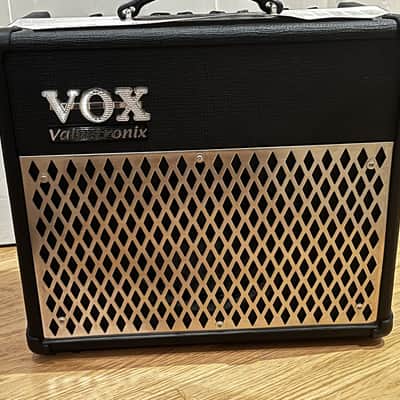 Vox Valvetronix AD15VT 15-Watt 1x8" Modeling Guitar Combo 2004 - 2008 - Black image 2