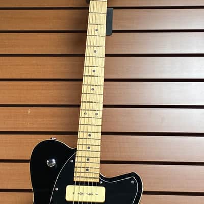 Reverend Charger 290 with Roasted Maple Fretboard in Midnight Black with Black Pickguard w/ Two Tone Case image 3