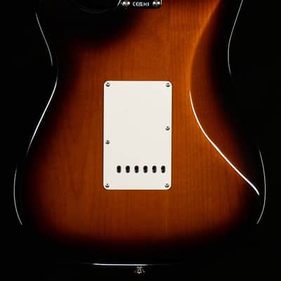 Fender American Vintage II 1957 Stratocaster Maple Fingerboard 2-Color Sunburst (432) image 4