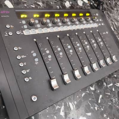 Avid Artist Mix 2010s - Black image 3