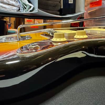 Fender JM66-80 Jazzmaster 2003 - Sunburst image 3