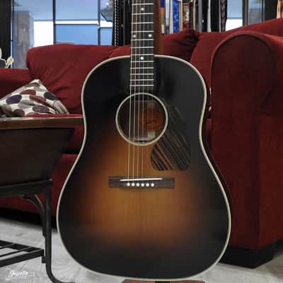Gibson J-45 Legend 1942 Custom Shop 2018 Vintage Sunburst image 3