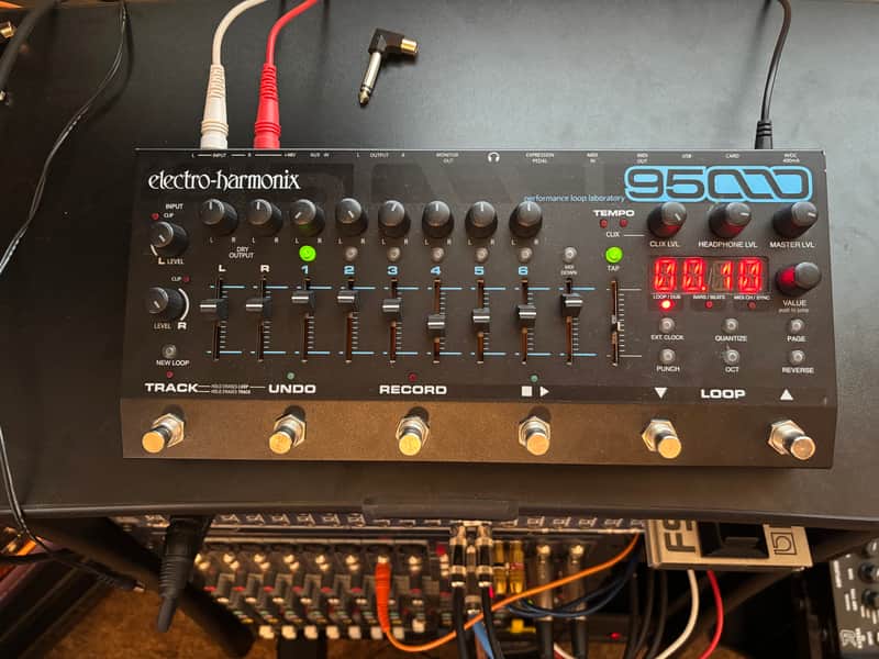 Electro-Harmonix EHX 95000 Loop Pedal Looper w SD card and Power Supply