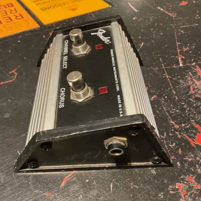Fender 2-Button Footswitch, Channel Select Chorus On/Off, 1/4" Jack image 2