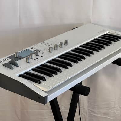 Waldorf Blofeld Keyboard 49-Key Synthesizer 2009 - Present - White