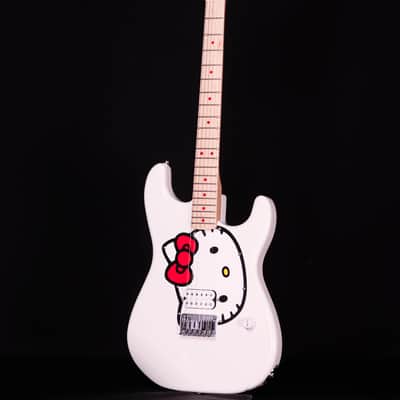 Fender® x Hello Kitty® White Stratocaster® image 6