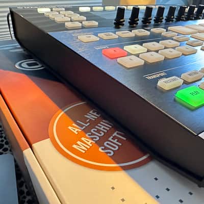 Native Instruments Maschine Studio 2010s - Black image 8