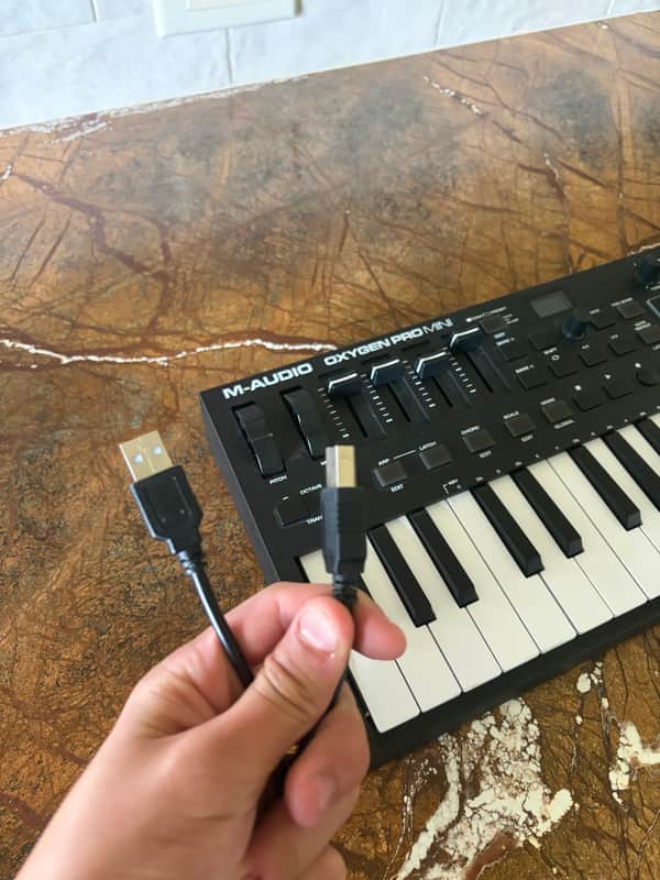 M-Audio Oxygen Pro Mini 32-Key MIDI Keyboard Controller 2020 - Present - Black imagen 1