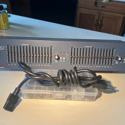 DOD 830 series II Dual 15 band eq with IEC power cable & rack mount bolts/washers image 1