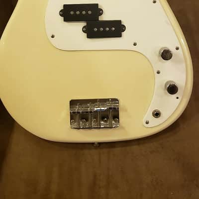 Peavey  international series milestone ii  White image 2