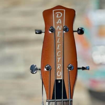 Danelectro Long Horn 58 Bass LEFTY ZURDO ( Super Limited) W/ Foam Case Copper Burst image 11