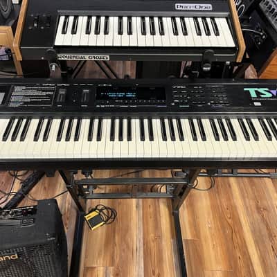 Ensoniq TS12 TransWave Synthesizer Workstation