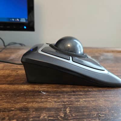 Kensington  Expert Trackball USB Mouse #K64325 Scroll Wheel   Black/Silver image 4