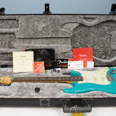 Fender American Professional II Stratocaster with Rosewood Fretboard 2021 - Miami Blue image 24