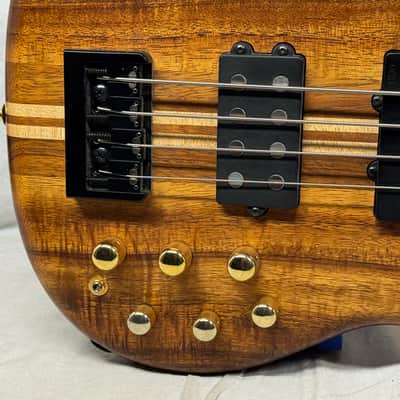 Carvin USA LB-70P lb 70 p lb70p 4-string Bass with Case image 5